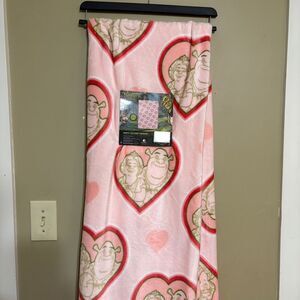 Dreamworks Shrek Fiona Pink Valentines Day Heart Plush Throw Blanket 50x70 NWT
